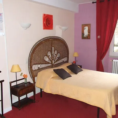 Logis Du Val D'aure Hotel 2*
