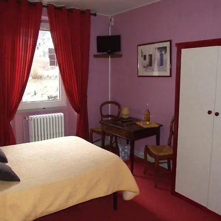 Logis Du Val D'aure Hotel 2*