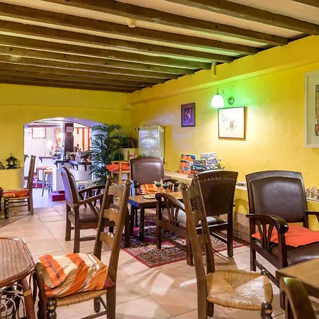 Logis Du Val D'aure Hotel 2*