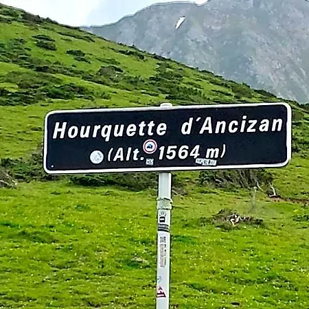 Hotell Logis Du Val D'aure